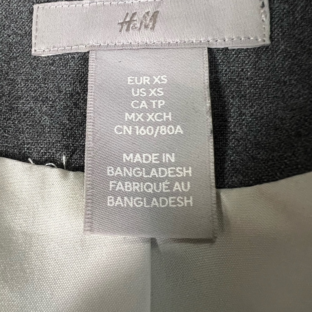 H&M Gray Blazer with Notched Lapels, Sz. XS Women’s Teen Juniors - Picture 12 of 12